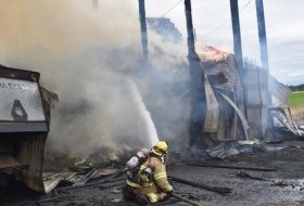 科尼利厄斯外的谷仓着火引发了2次报警